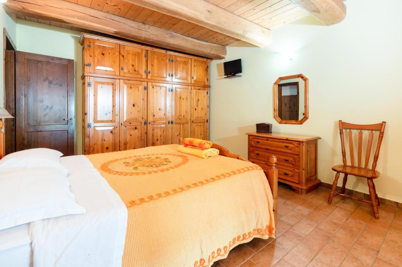 Villa Arcobaleno Apartment With Patio & Parking Urbino Bagian luar foto